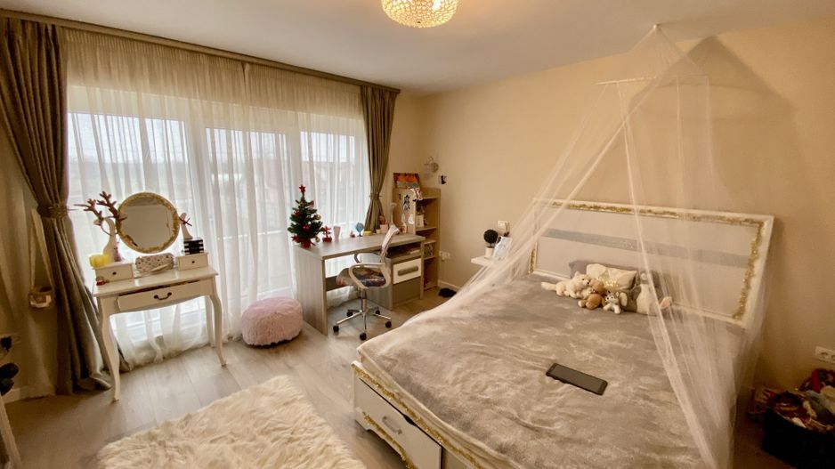 Vila pretabila pentru doua familii - Poză 13