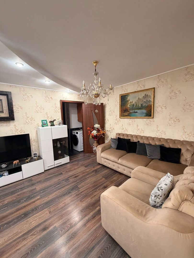 Apartament 4 camere de vanzare Crangasi - Poză 3