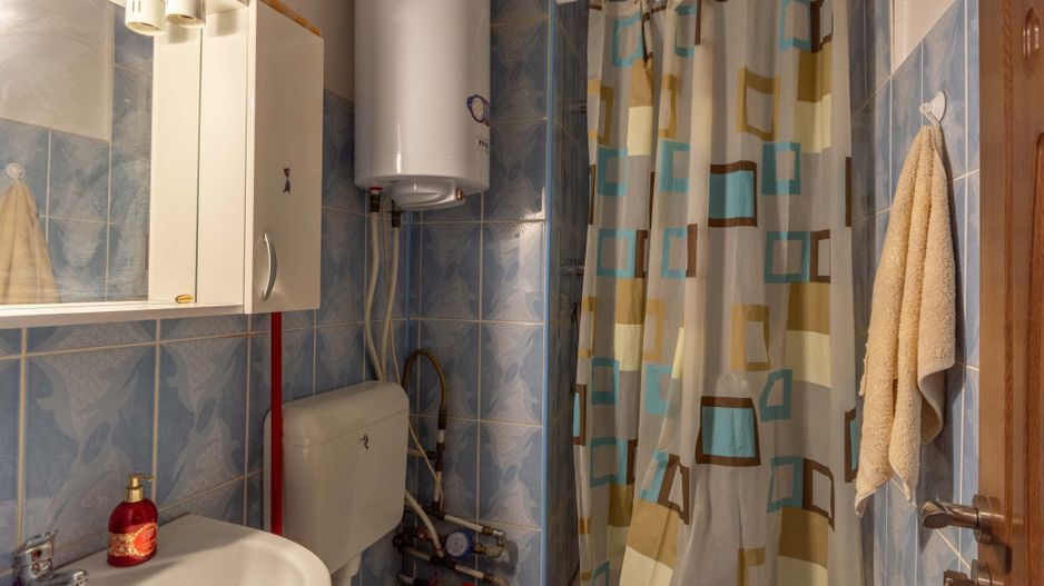 Costin Georgian Lucretiu Patrascanu, Garsoniera modesta, de inchiriat - Poză 7