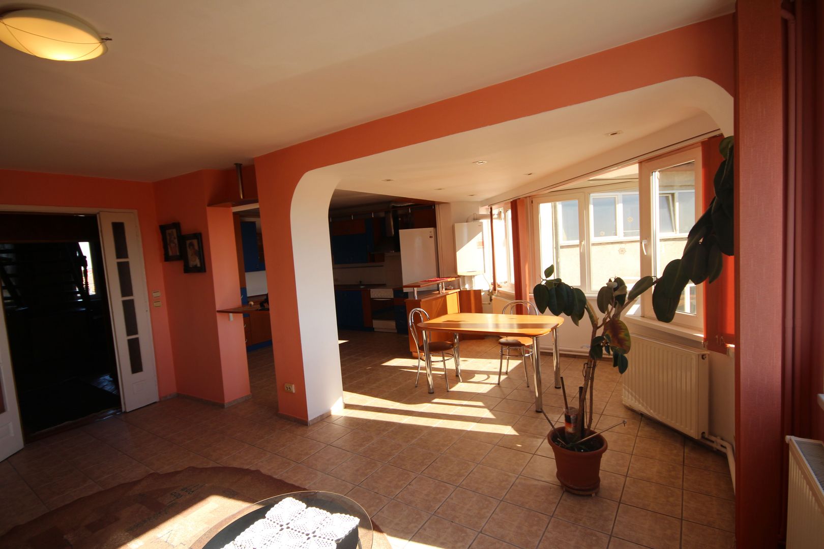 Spatios cu priveliste deosebita - Poză 3