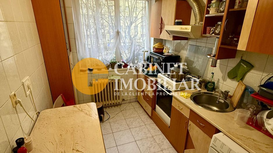 2 Camere Decomandat -  Etaj 2 - Bld. Alexandru Cel Bun - Poză 5