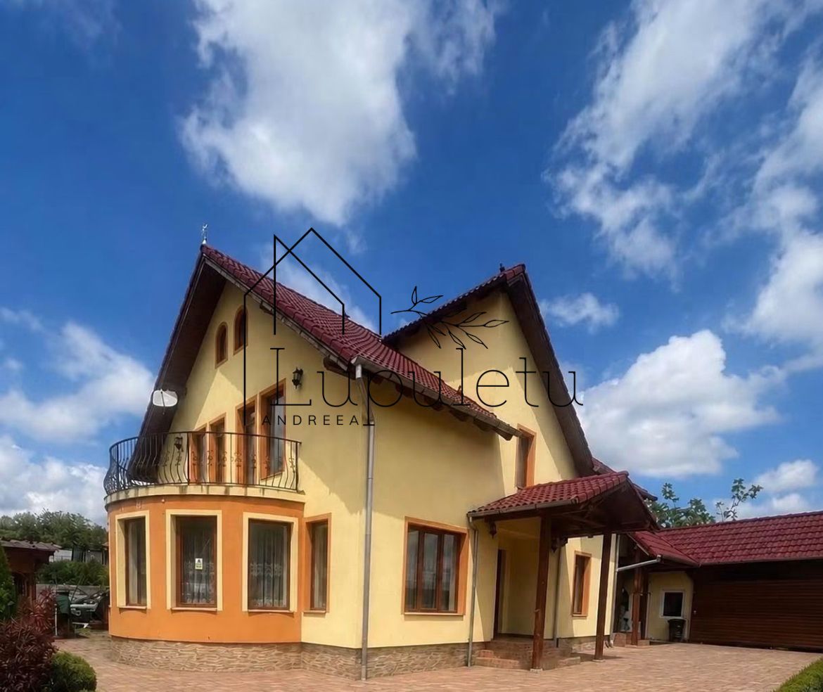 VILĂ PREMIUM DE VÂNZARE | STRADĂ PRIVATĂ | 5 CAMERE | Rasinari - Poză 1
