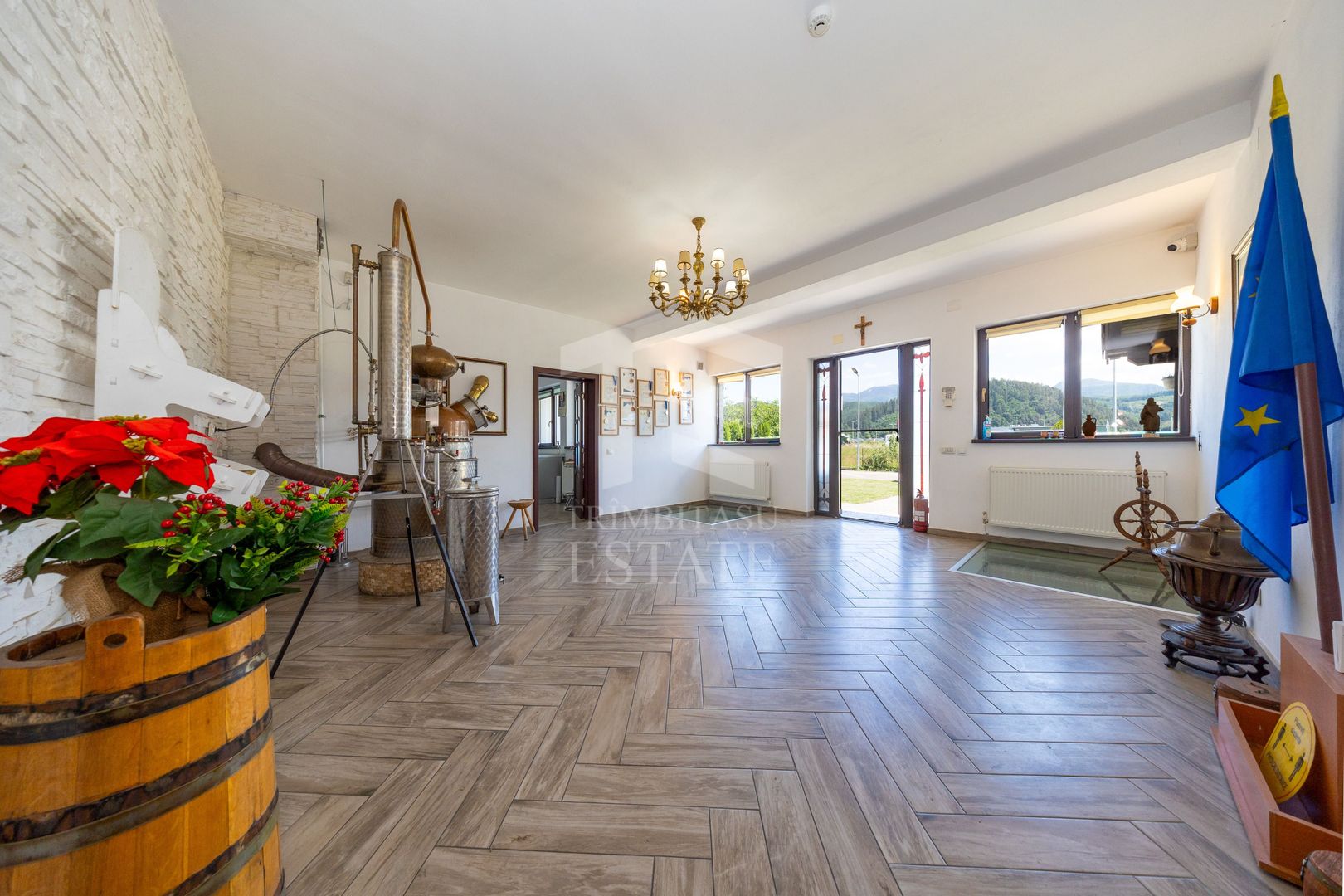 RASNOV| Cladire multifunctionala | 350 mp | Vad turistic si comercial - Poză 12