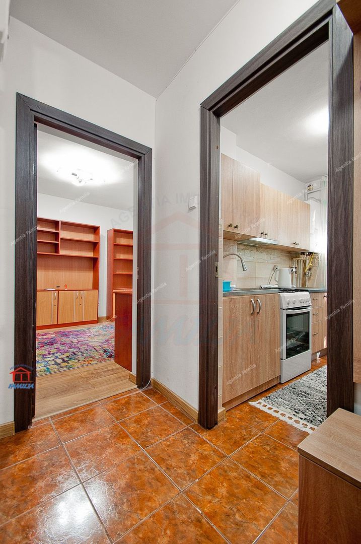 De vanzare apartament 2 camere Centru, etaj 3 - Poză 12