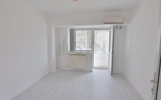 REA1023850 Apartament 2 camere cu 3 balcoane pe Bulevardul Decebal - Poză 2