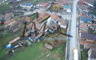 Casa de vânzare in Craciunel la strada principală - Poză 9