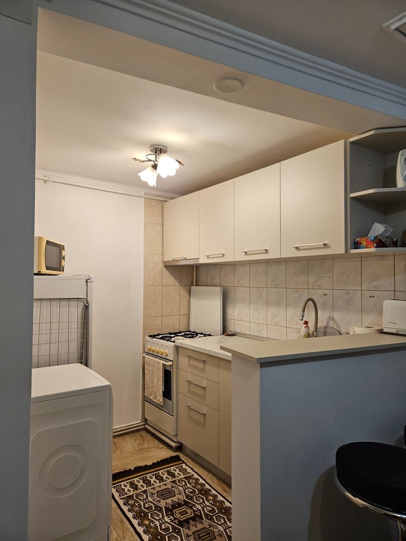 Garsonieră la casă, in zonă centrală, cu pod și beci. - Poză 8