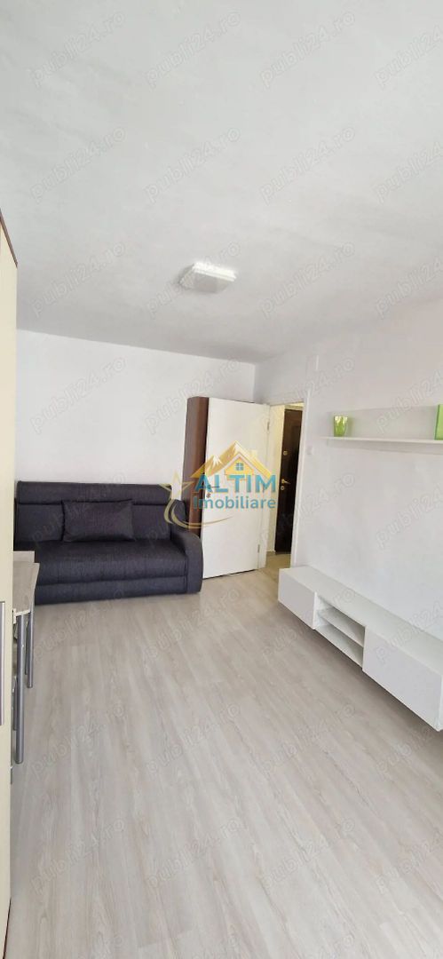 Garsonieră de vânzare, cartier Noua, Brașov - Poză 1