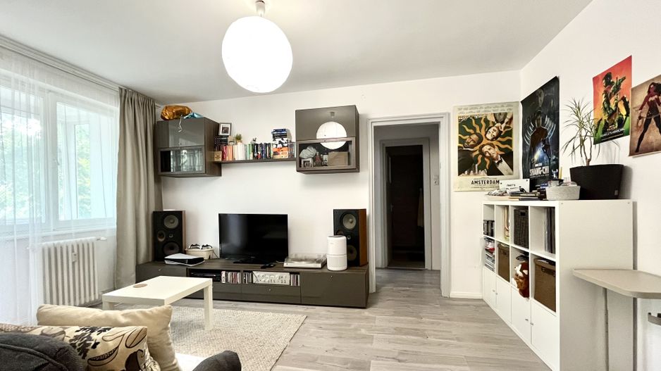 Apartament cu 2 camere, vedere la parc, în zona Central-Piata Unirii - Poză 1