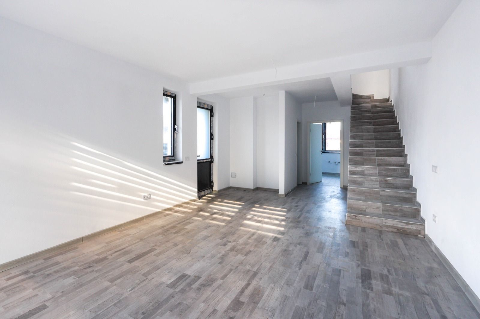 Casă Tip Duplex de Vânzare în Sânpetru | La Poalele Dealului Lempes - Poză 14