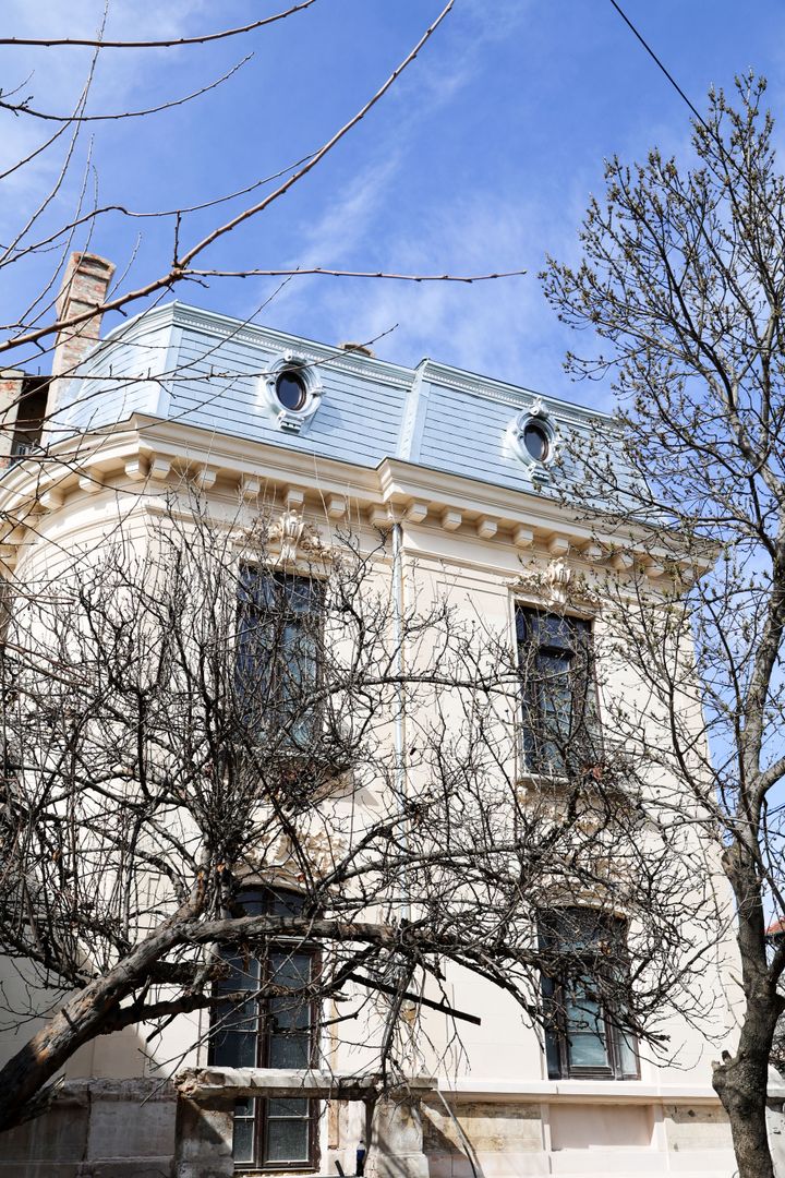 O BIJUTERIE ARHITECTURALA IN CENTRUL BUCURESTIULUI - Poză 3