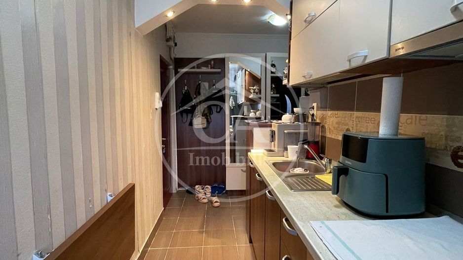 Apartament cu 2 camere de vânzare în zona Rogerius, Oradea - Poză 11
