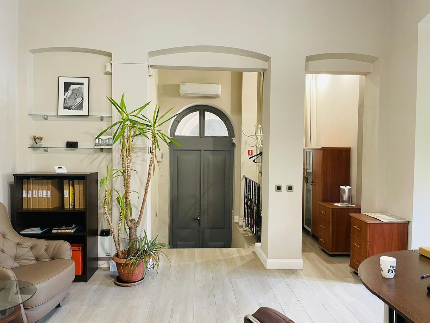 Birou ultracentral, pe Revoluției cu acces direct din pasaj - Poză 2