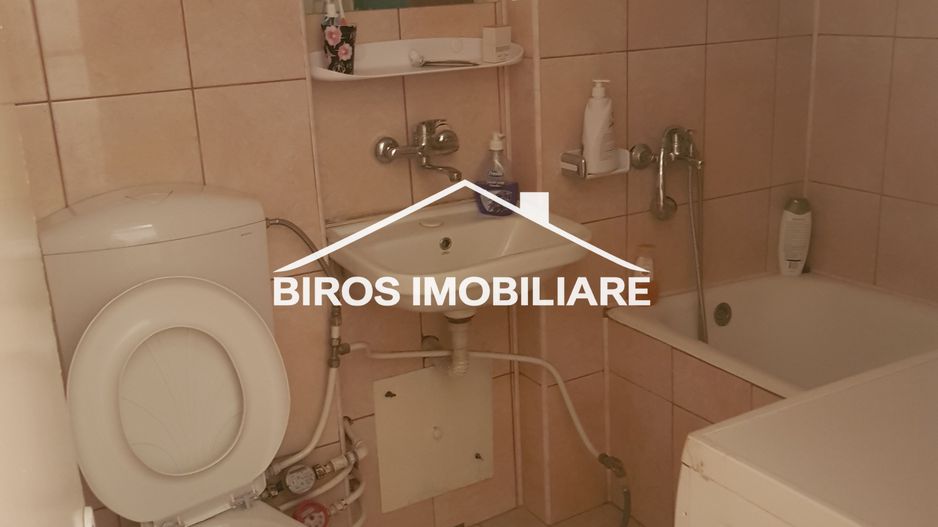 Garsoniera Rovine - Frigorifer - Poză 3