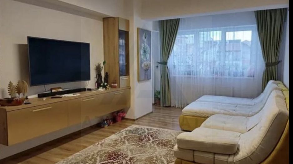 Apartament 3 camere 77mp Etaj 1 balcon 8 mp Bulevardul Mihai Viteazu - Poză 1