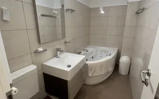 Apartament Lux 4 camere metrou loc parcare - Poză 23