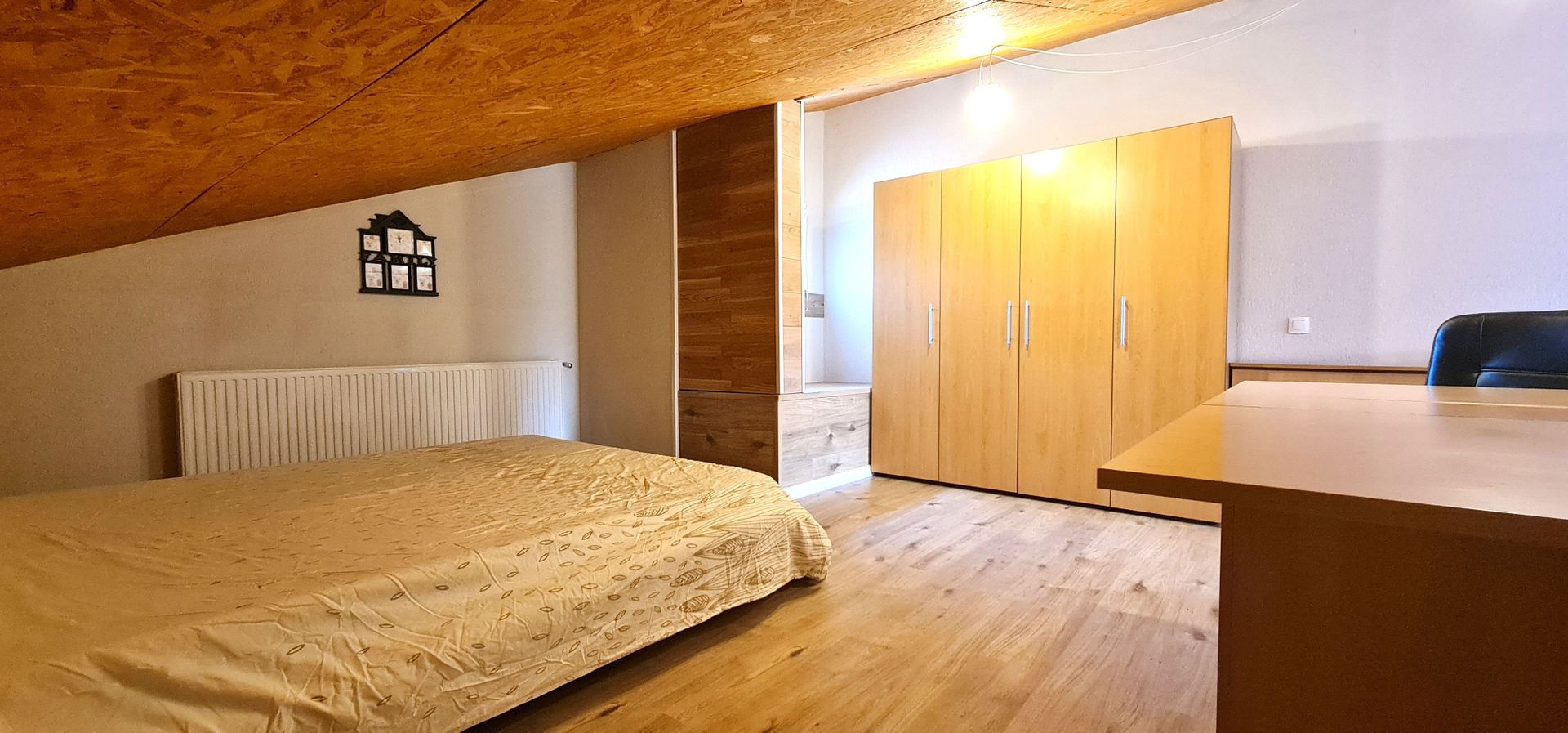 Casa semimobilata semiutilata modern cartier Izvor Tarlungeni Brasov - Poză 11