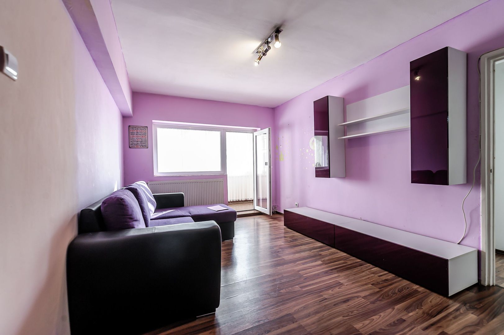 Apartament 2 Camere, Etajul 1, Piața mică, Arad - Poză 1