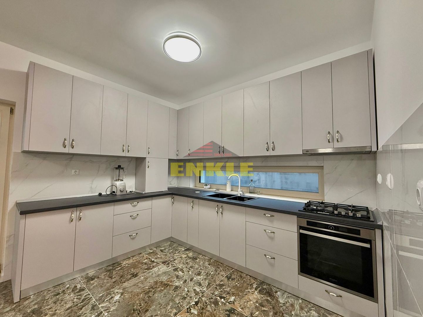 Casă / Vilă cu 4 camere de vânzare în Ultracentral, Botosani - Poză 1