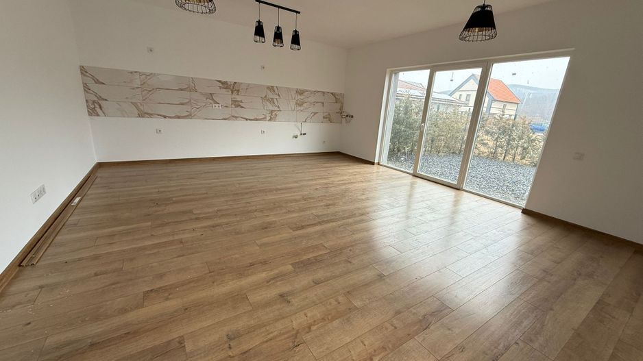 Casa Noua pe Parter - LA CHEIE  - Sibiu, Talmaciu - Poză 1