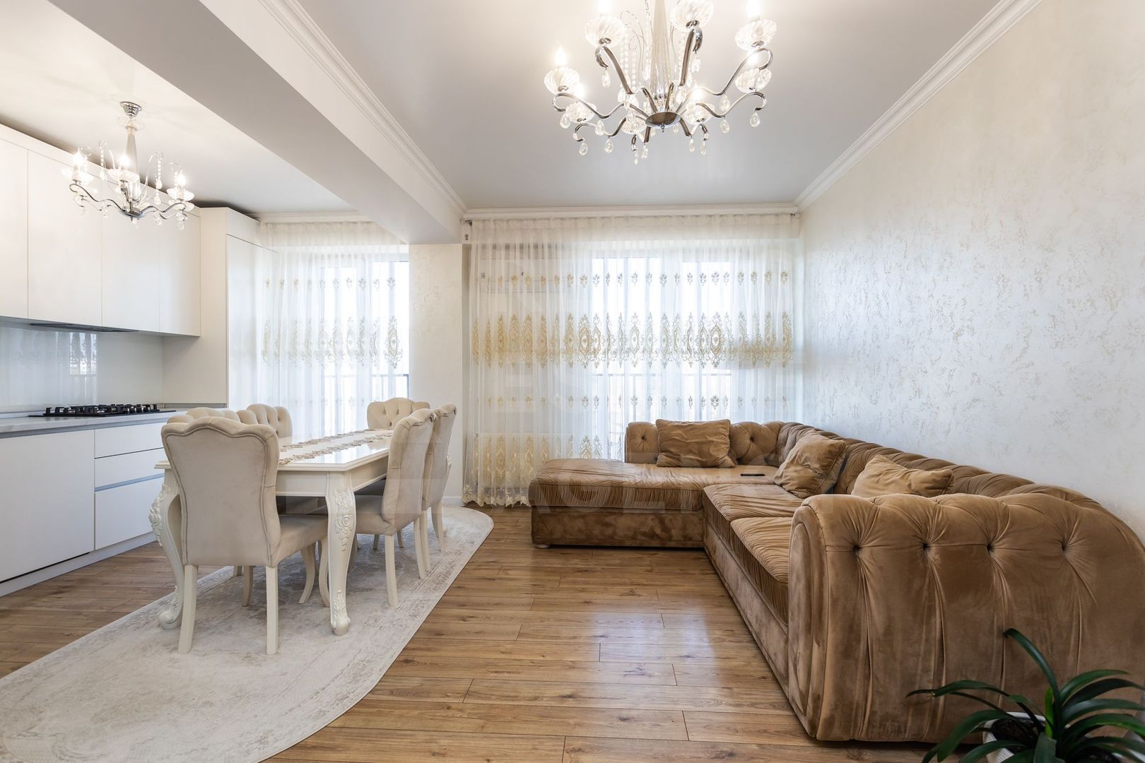 Vânzare, apartament, 3 camere, strada Pan Halippa, Centru - Poză 1