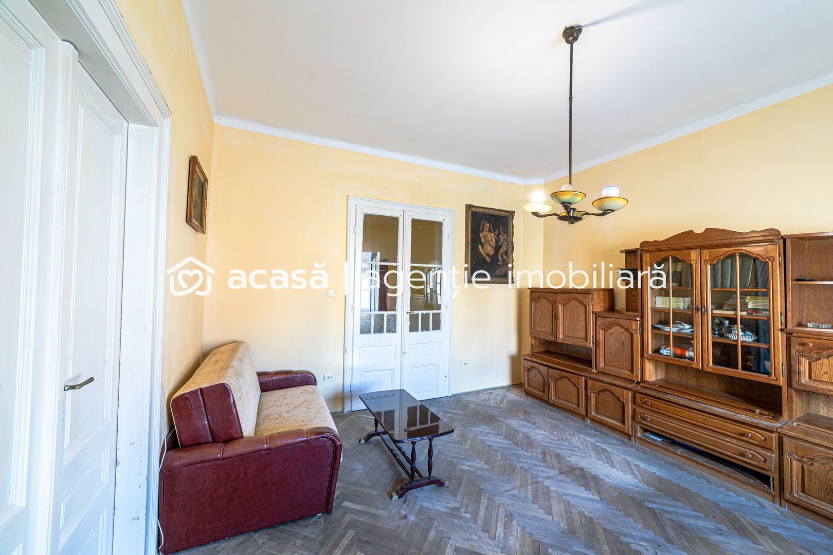 Apartament la casă cu 3 camere zona Pârneava - Poză 2
