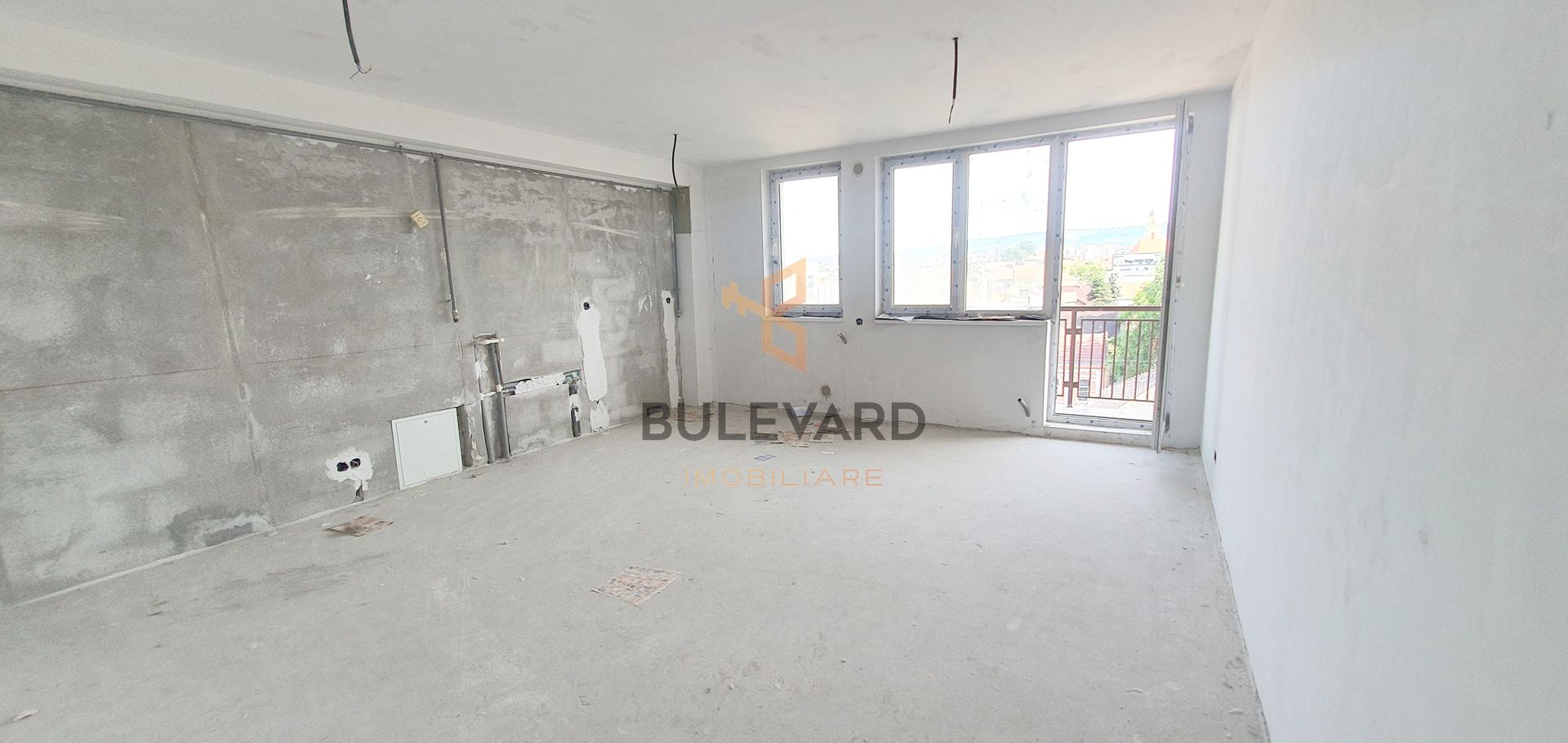 Apartament cu 2 camere semifinisat, zona strazii Nicolae Balcescu! - Poză 1