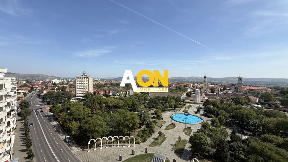 De vanzare apartament 2 camere, vedere superba Cetatea Alba Carolina - Poză 14