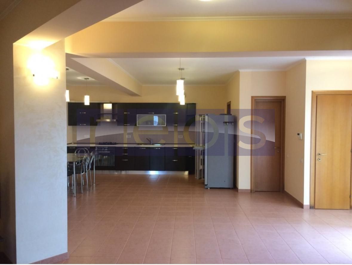 VILA 300MP | SISESTI | COMPLET RENOVATA | CURTE | 4 LOCURI DE PARCARE - Poză 3