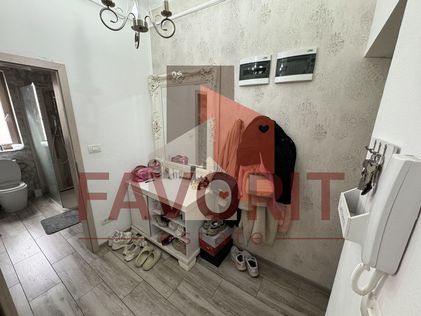 Mobilat si utilat. Pozitie excelenta. Villa construita in 2017 - Poză 6