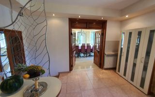 Vila unicata | Teren de 3000 m2 | Piscina si vegetatie matura - Poză 15