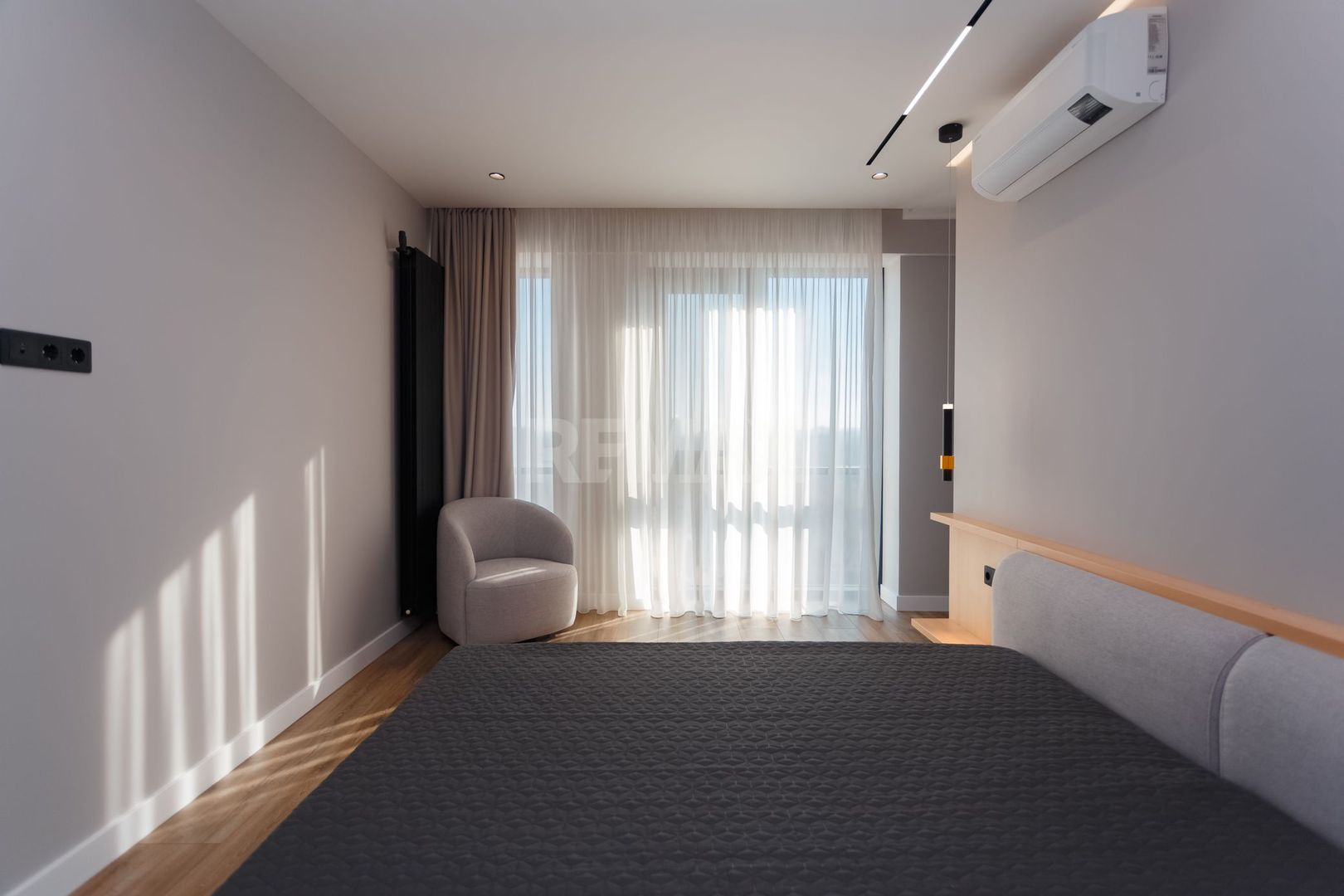 De închiriat apartament, 2 dormitoare, str. Teatrală 3, Centru. - Poză 12