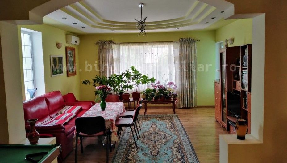 Vânzare Vilă P+1+Pod+Beci – Ideală pentru 2 Familii – Constanța, Km4 - Poză 1