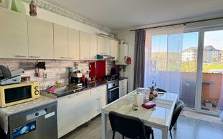 Apartament cu 3 camere -zona Eroilor Floresti - Poză 1