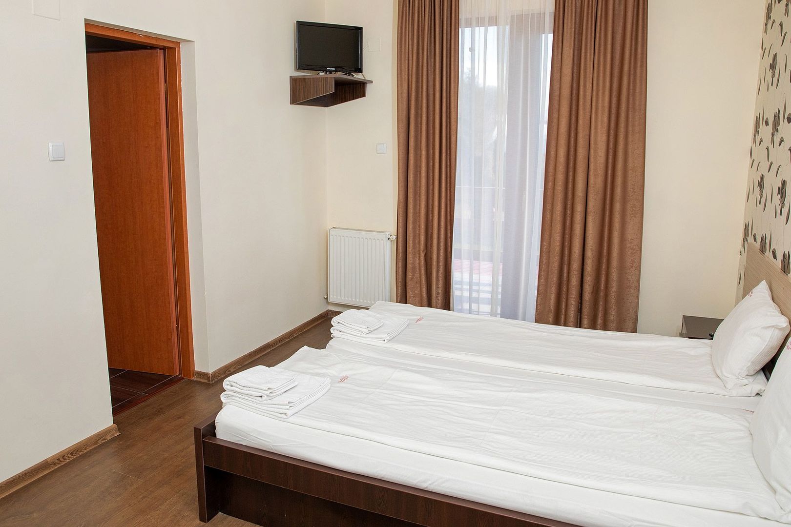 Pensiune, teren 4.460 mp, Hidișelul de Jos, Bihor. 685.000 Euro (neg). - Poză 27