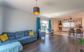 Casă Individuală de Închiriat, Încălzire în Pardoseală, Teren 400 mp - Poză 1