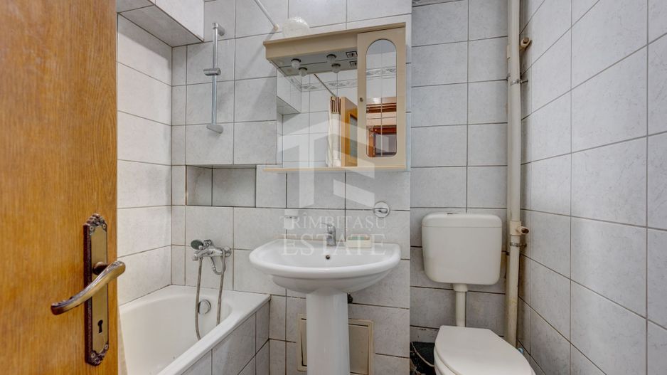 Oportunitate! Apartament 4 Camere 1 Minut Metrou Universitate - Poză 20