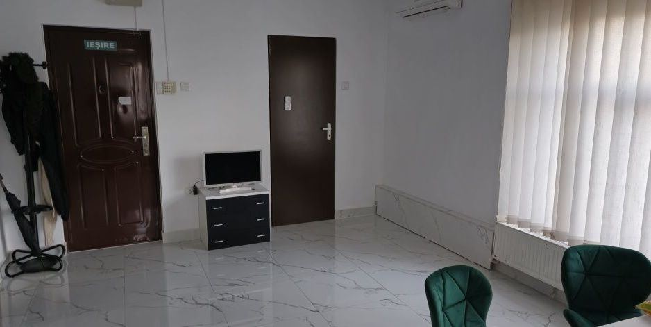 BRASADAS vinde Spatiu birou/apartament luceul Economic. - Poză 2