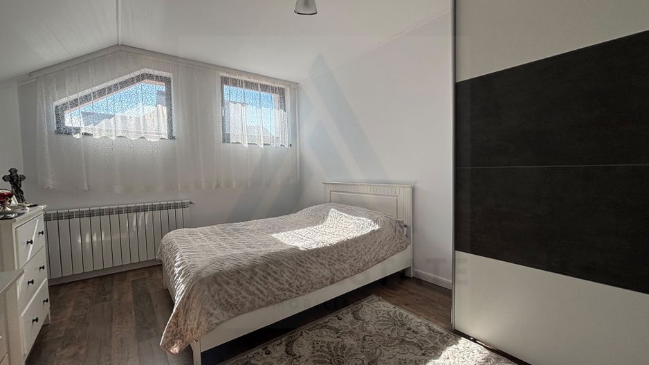Casa individuala ultrafinisata 200 mp utili si teren 462 mp  Selimbar - Poză 8
