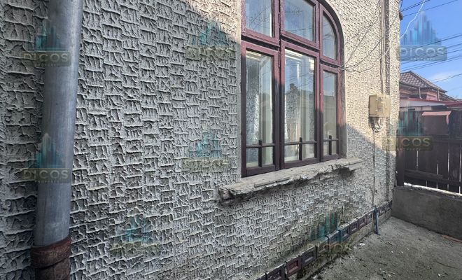 Casă de vânzare cu 3 camere - Poză 3