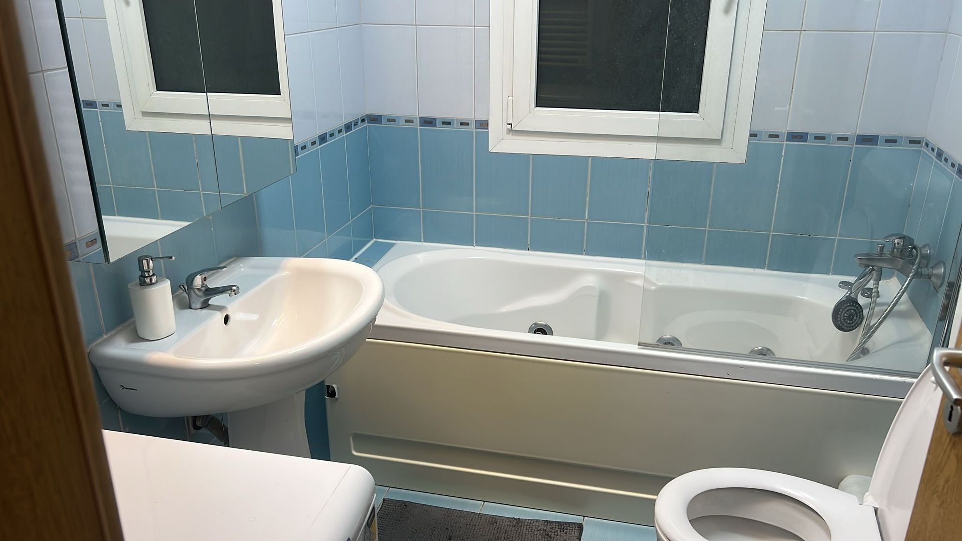 Apartament modern de inchiriat| 3 camere| zona Decebal Iris Residence - Poză 6