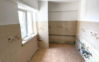 Apartament 3 camere, Strada Savenilor, pret 70.000 euro negociabil - Poză 4