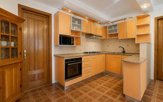 Vilă individuală cu 5 camere, piscină și curte generoasă | Mogoșoaia - Poză 10