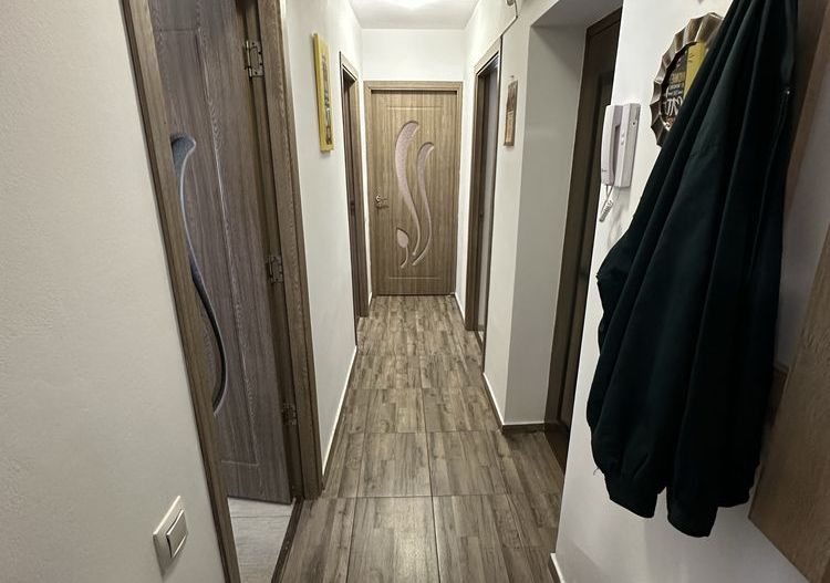 Apartament luminos, 3 camere,  Bld. Brancoveanu, zona Aurel Persu. - Poză 4