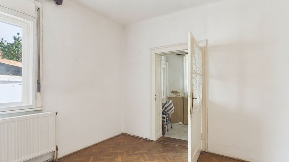 Casă cu 3 camere și teren de 450 mp în Pârneava - Poză 6