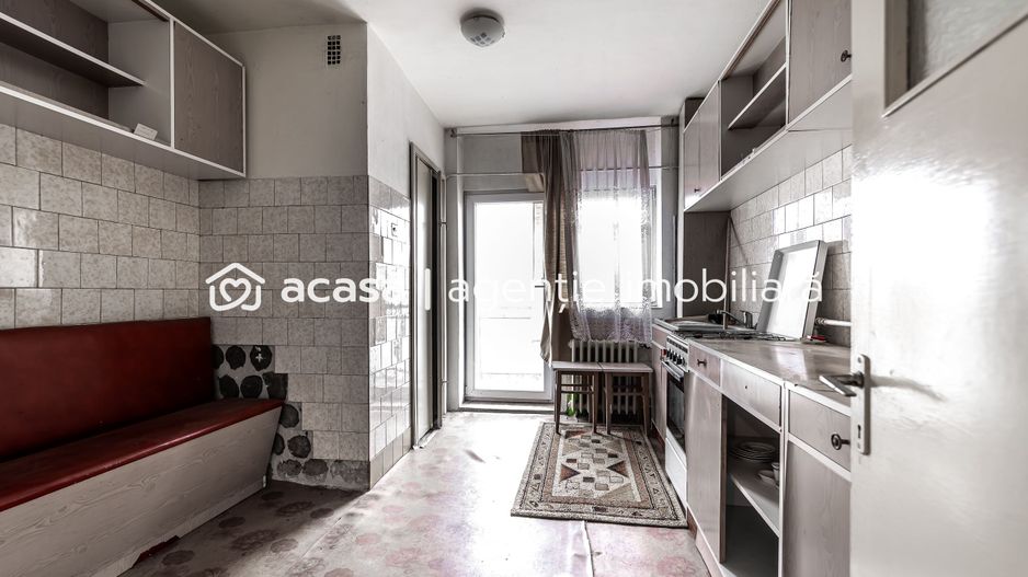 Apartament spatios in centrul orasului Chisineu Cris - Poză 5