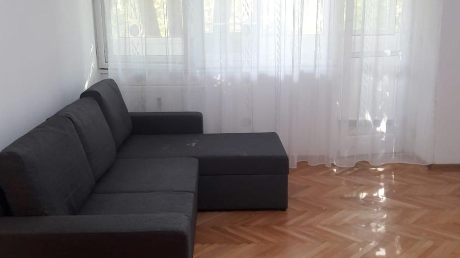 Închiriez apartament 3 camere, Iancului, metrou 1 minut - Poză 1
