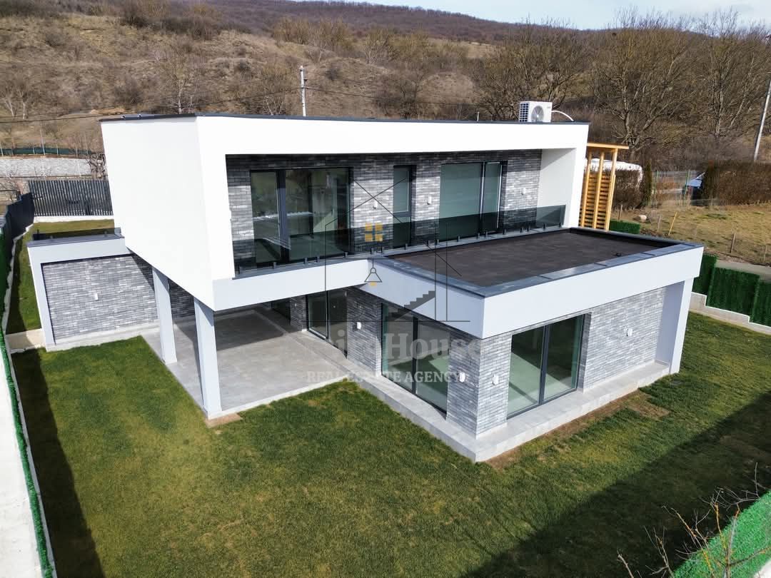 Casa individuala, 129 mp utili, teren 583 mp, terasa 68 mp, zona Sun Garden - Poză 7