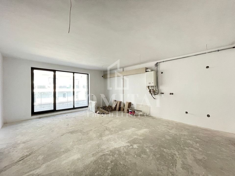 Apartament eficient compartimentat cu terasa generoasa - Poză 1
