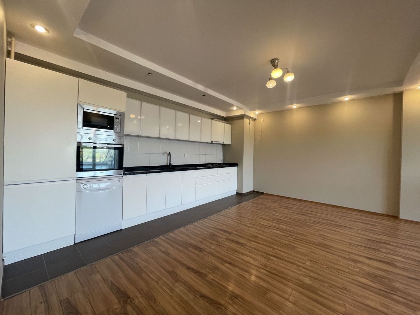 REA1028224 Apartament 4 camere - Poză 2